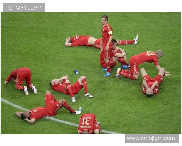 足球巨星脚踩战靴展现锋芒瞬间，细节诠释速度与力量的完美结合